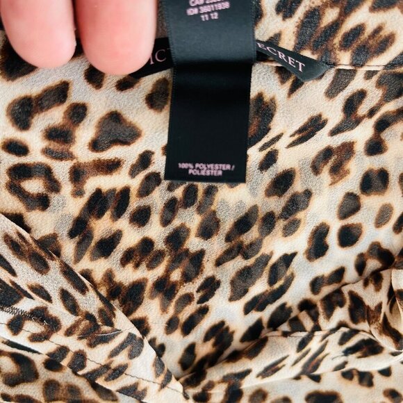 Victorias Secret Leopard Print Blouse S/P 100% Polyester - Picture 3 of 6